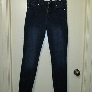Guess Jean Size 31 waist Dark Denim Power Curvy mid skinny jean